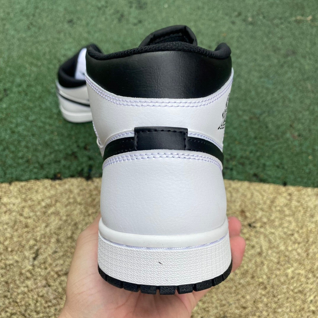 AJ1 MID White Black