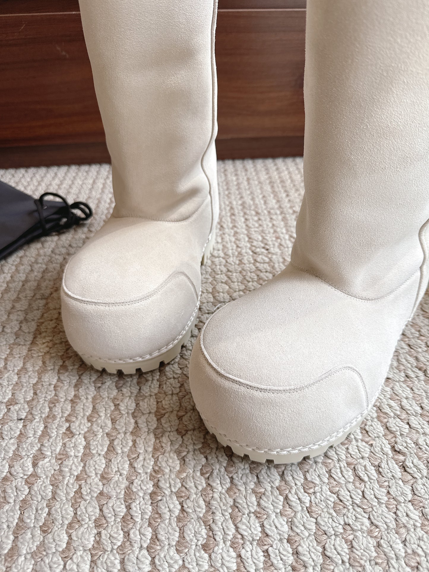 BLG Alaska fur suede boots White