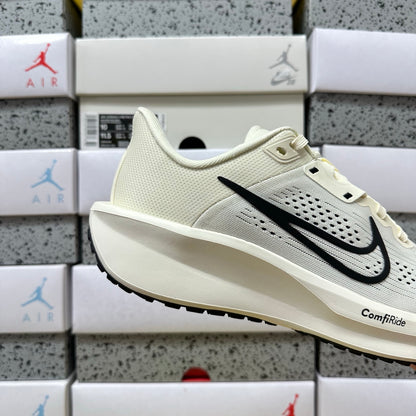 Quest 6 Coconut Milk/Black/Sail