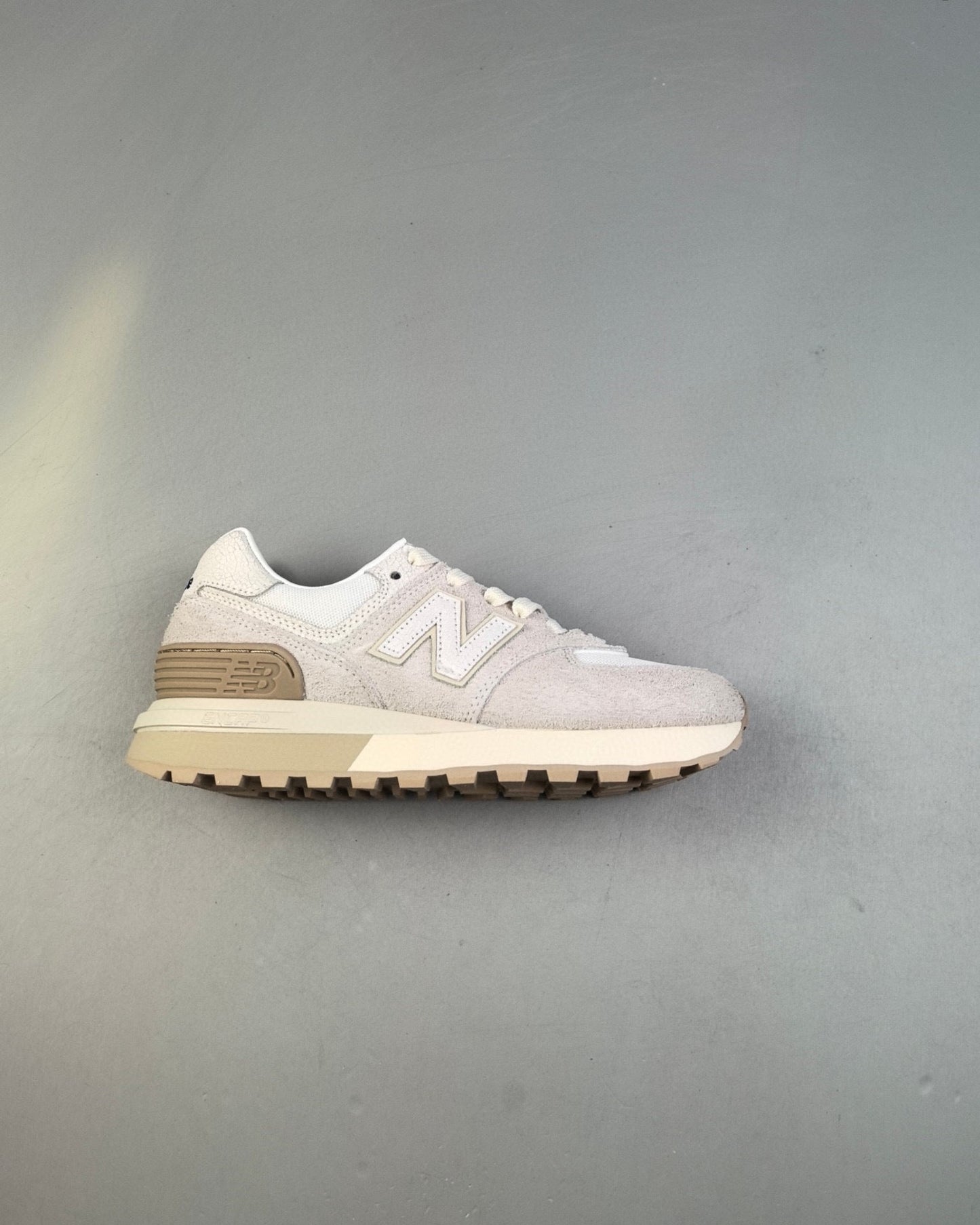 574 Creme