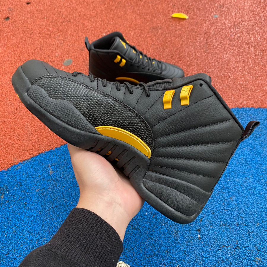12 Black Taxi