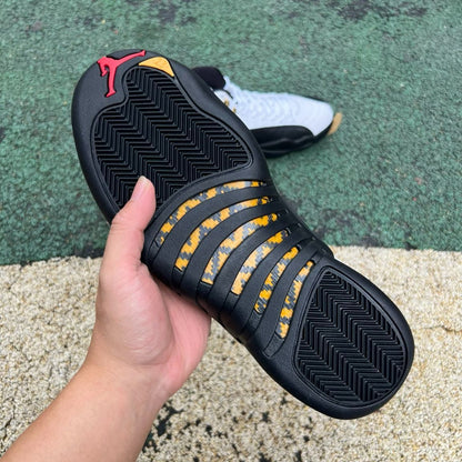 12 Retro Black and White