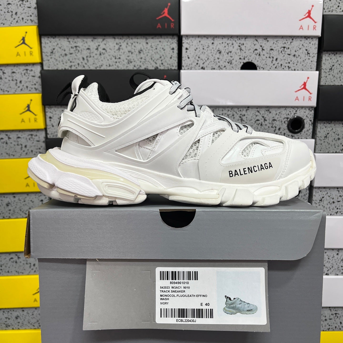 BLG Track White Black