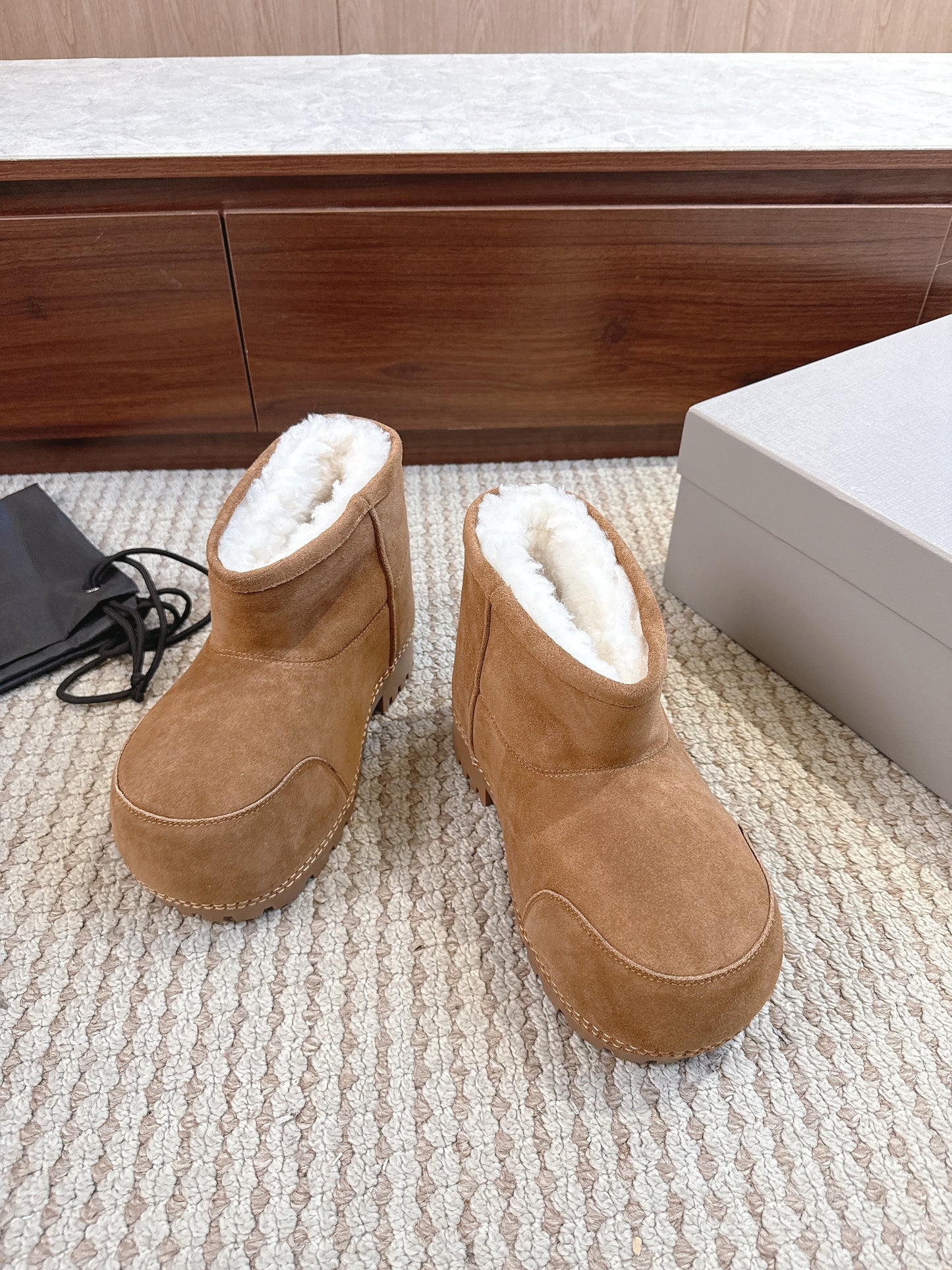 BLG Alaska Suede Boots