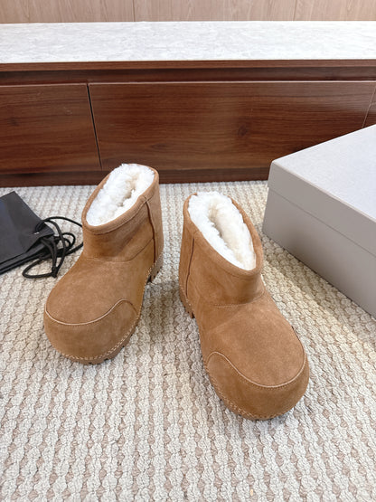 BLG Alaska Suede Boots