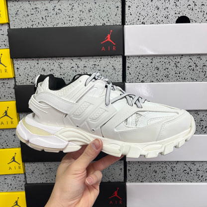 BLG Track White Black