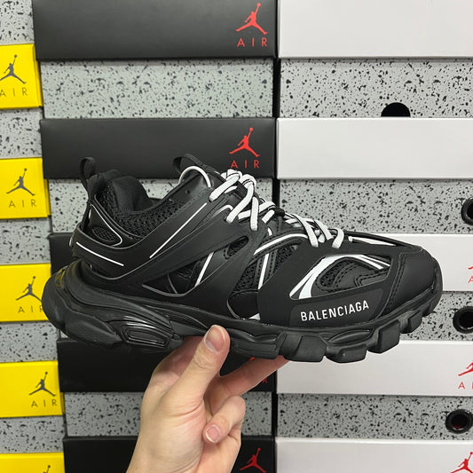 BLG Track White & Black