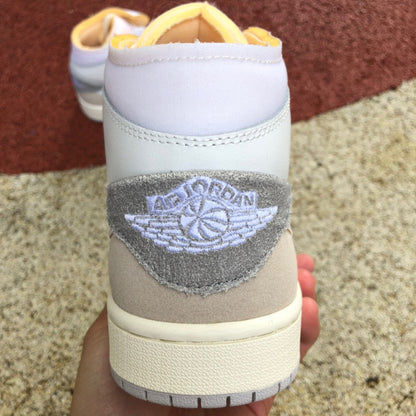 AJ1 MID Inside Out