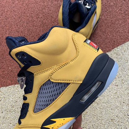AJ 5 Retro Michigan