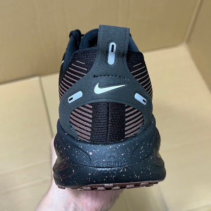 Vomero 18 Black/Brown