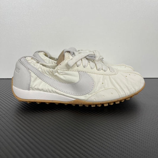 Jacquemus x Wmns Moon White