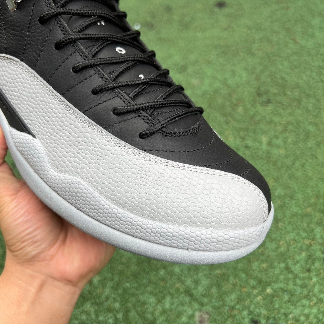 12 Fog Grey Black