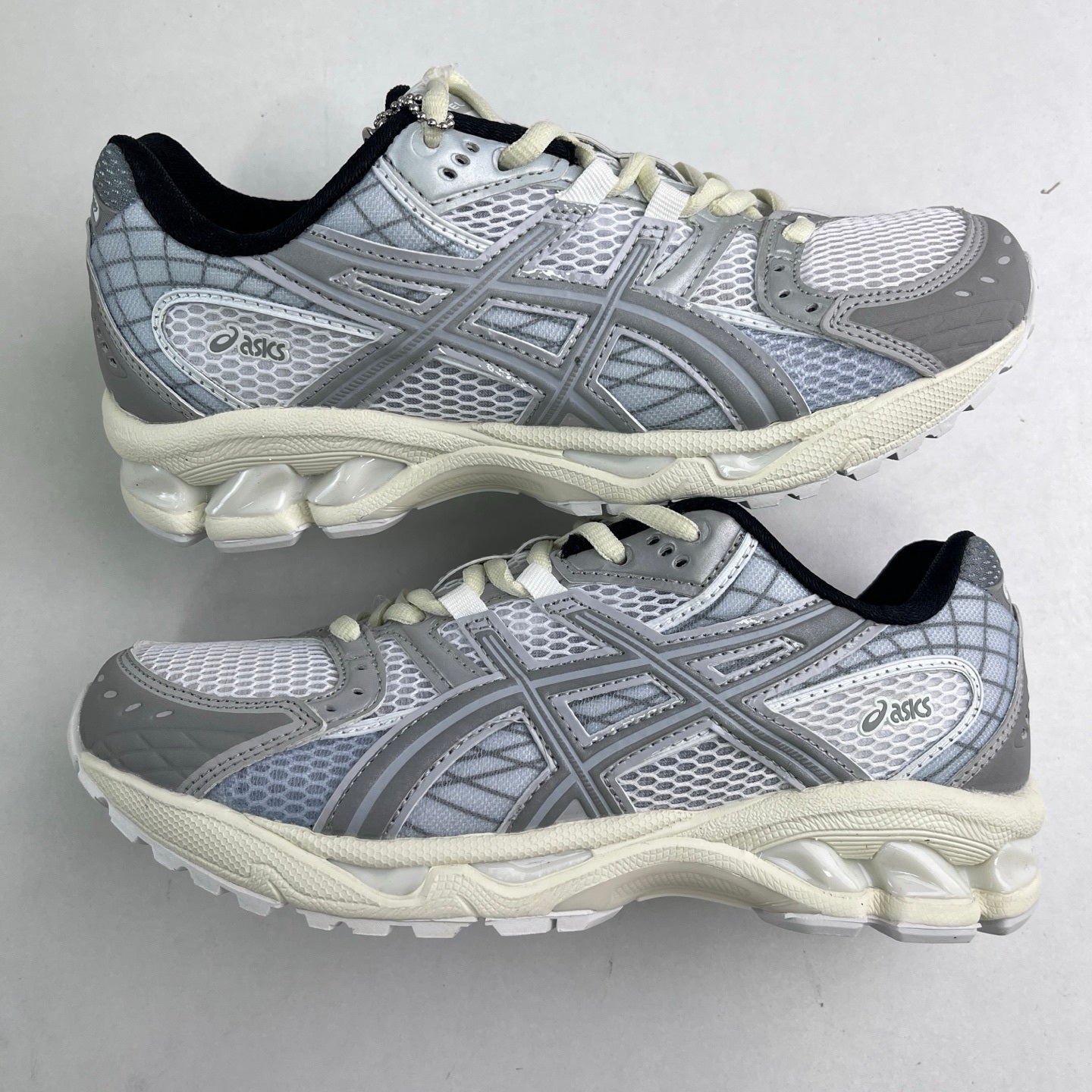 GEL-NIMBUS 10.1 Litle Grey/White
