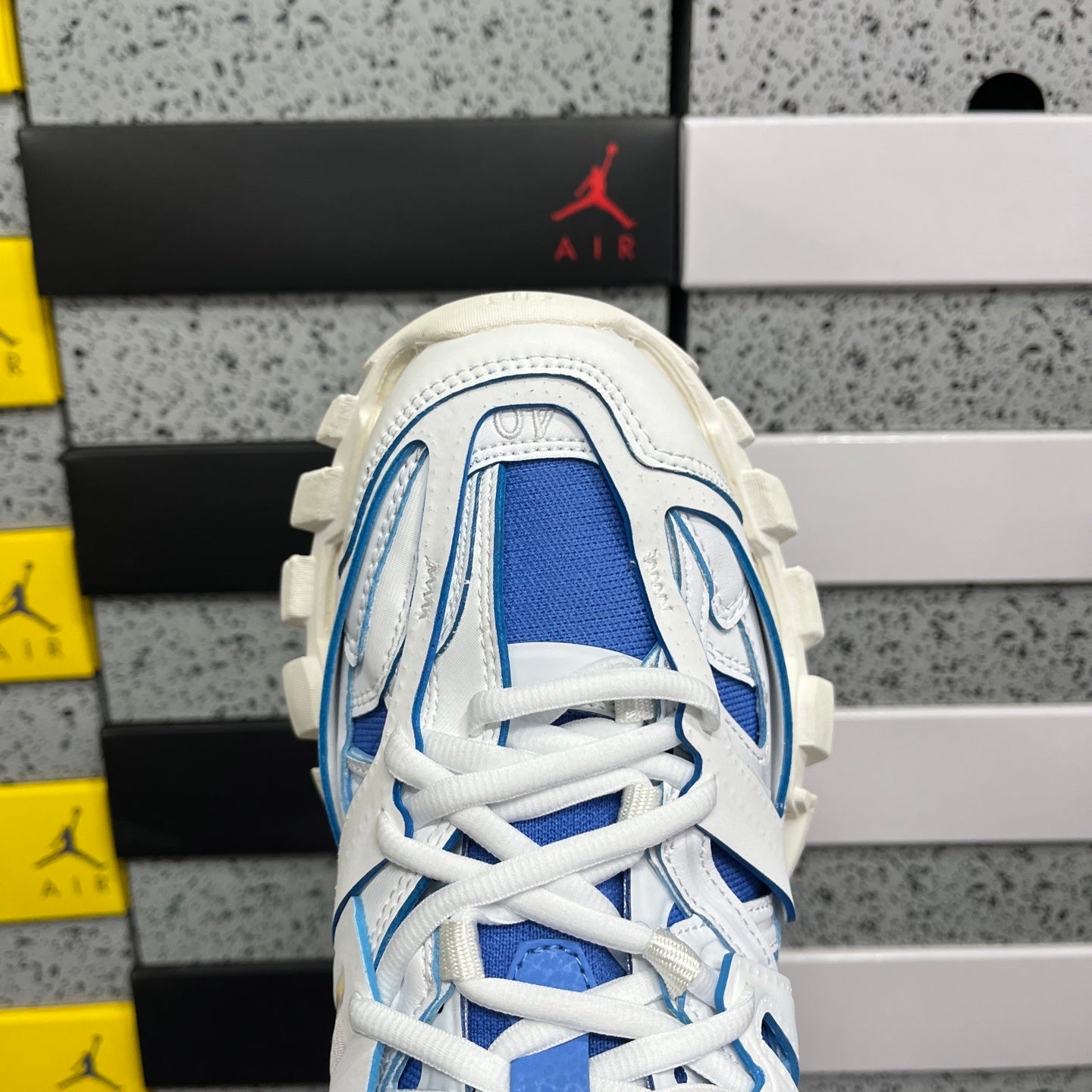 BLG Track White Blue