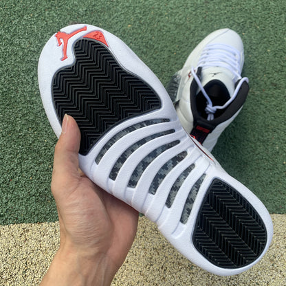 12 Retro Twist