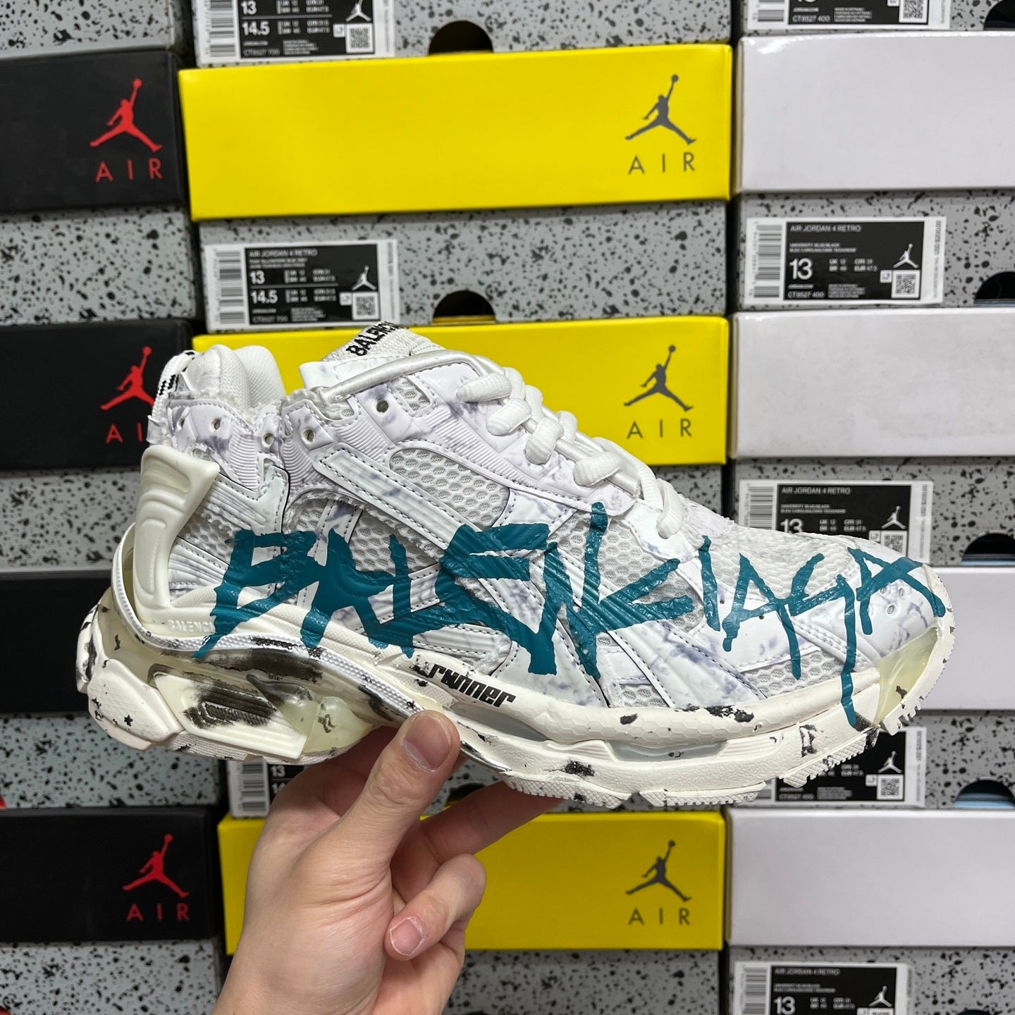 BLG Runner Graffiti White Blue