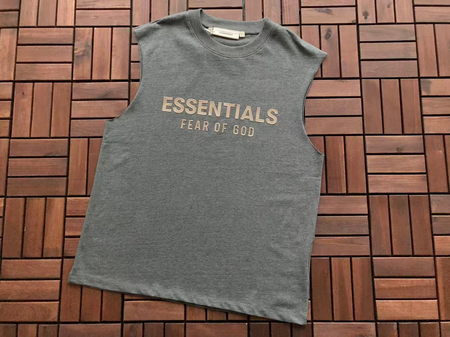 T-Shirts sem Mangas ESSENT