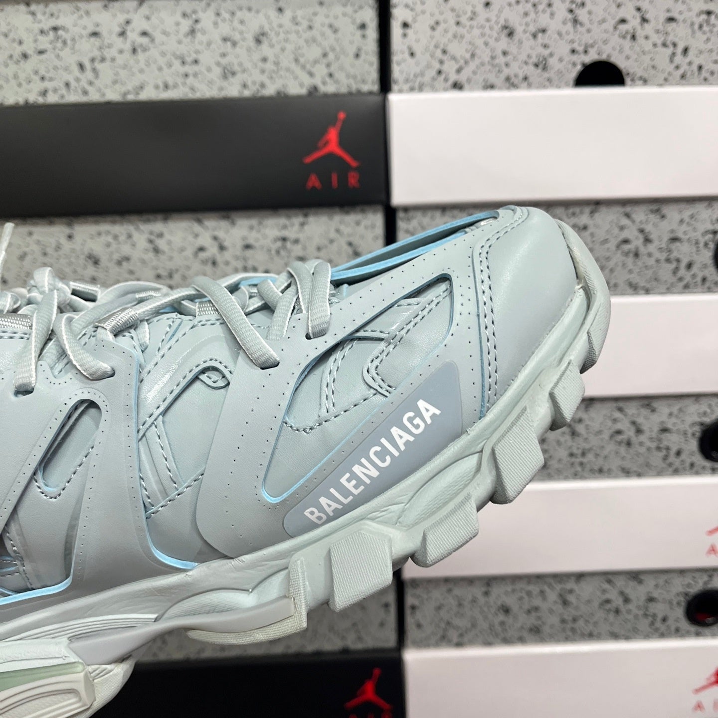 BLG Track Light Blue