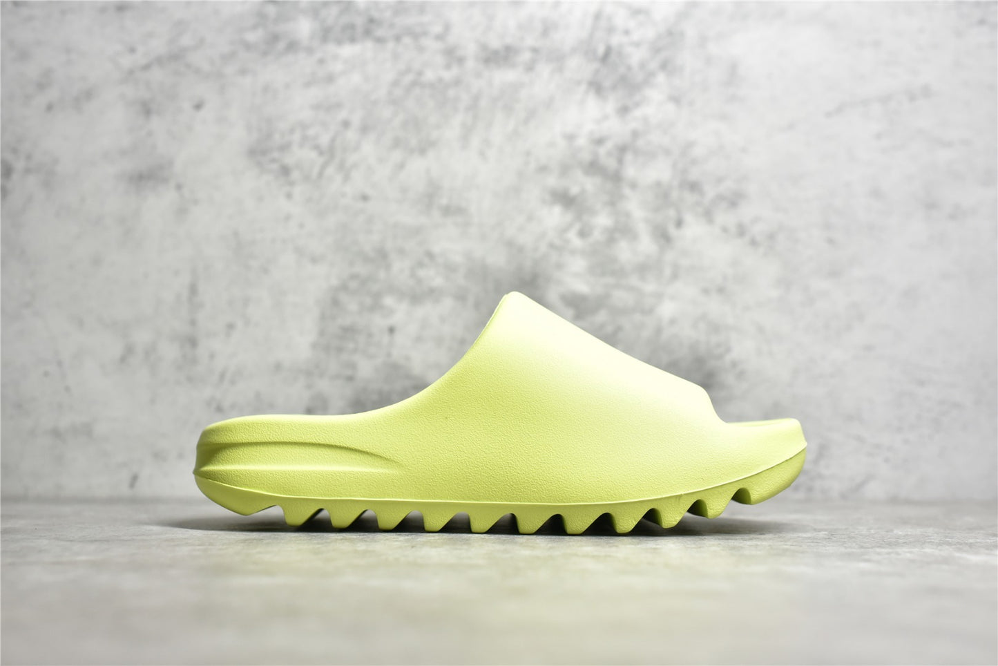 Slide Glow Green