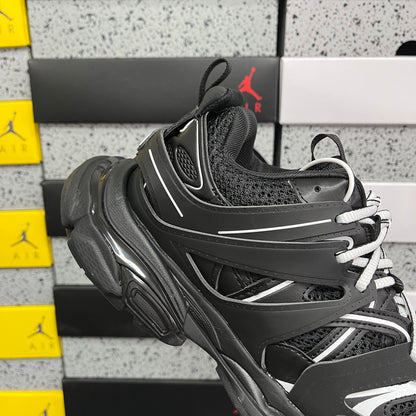 BLG Track White & Black