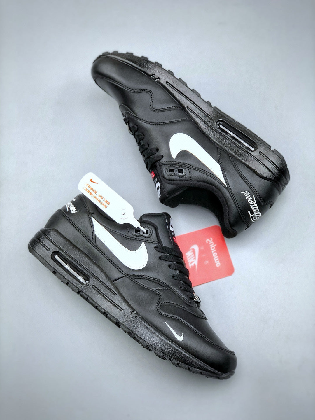 Air Max 1 Supreme Black White