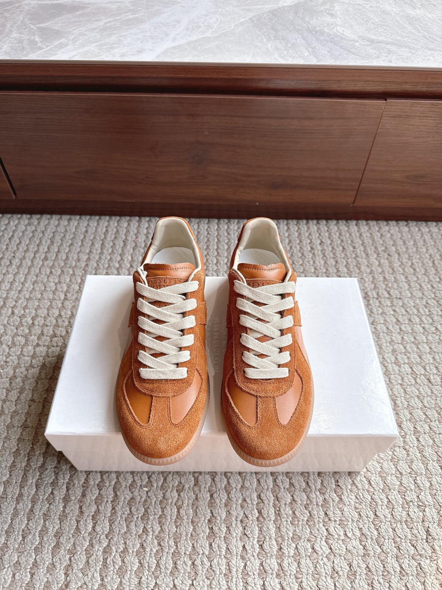 Maison Orange Lether