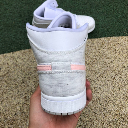 AJ1 MID Mid  Light Iron Ore