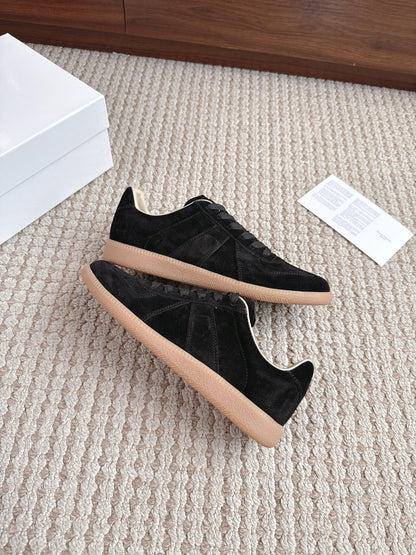 Maison Velut Full Black