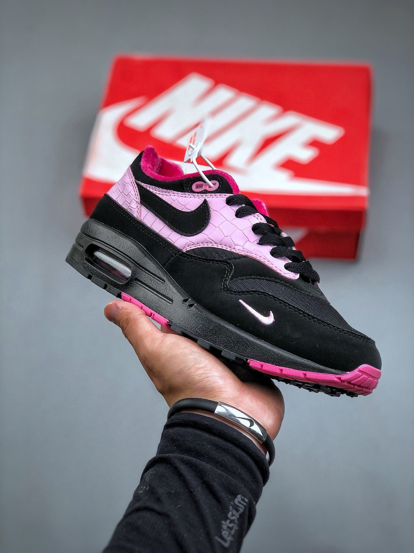 Air Max 1 Valentine's Day Black