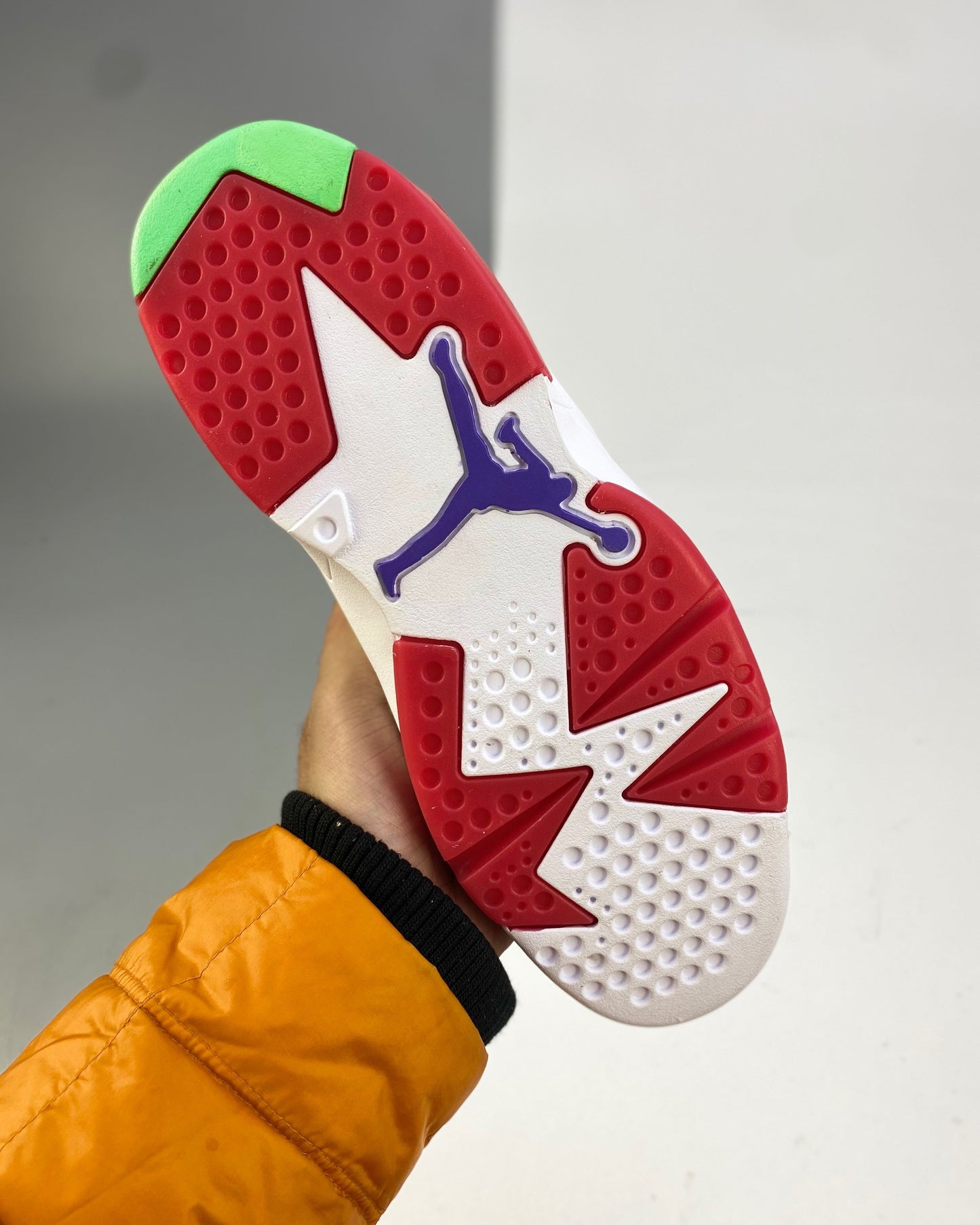 AJ6 Retro Hare