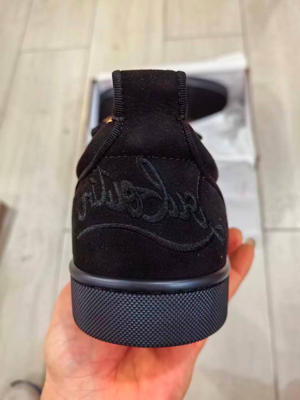 Cristhian Louboutin Assinada