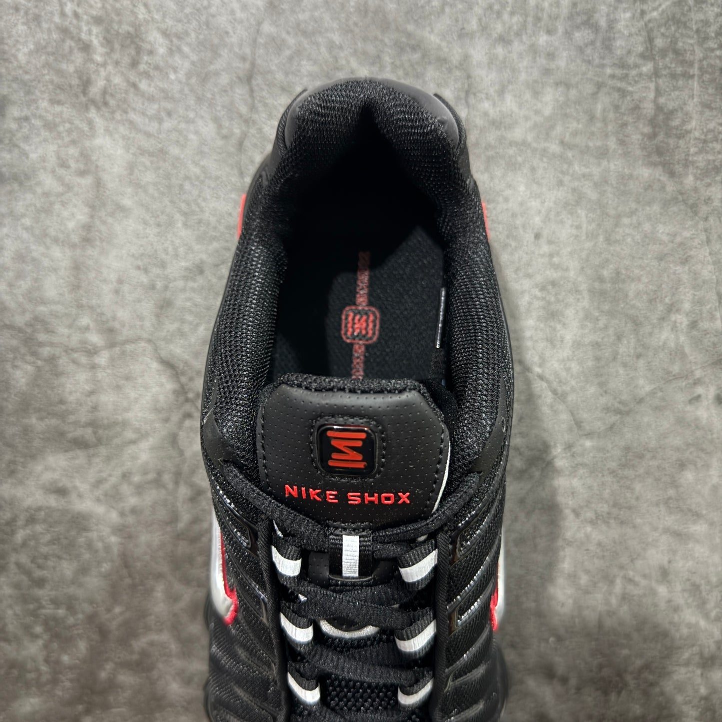 Aware Shox TL Black/Red