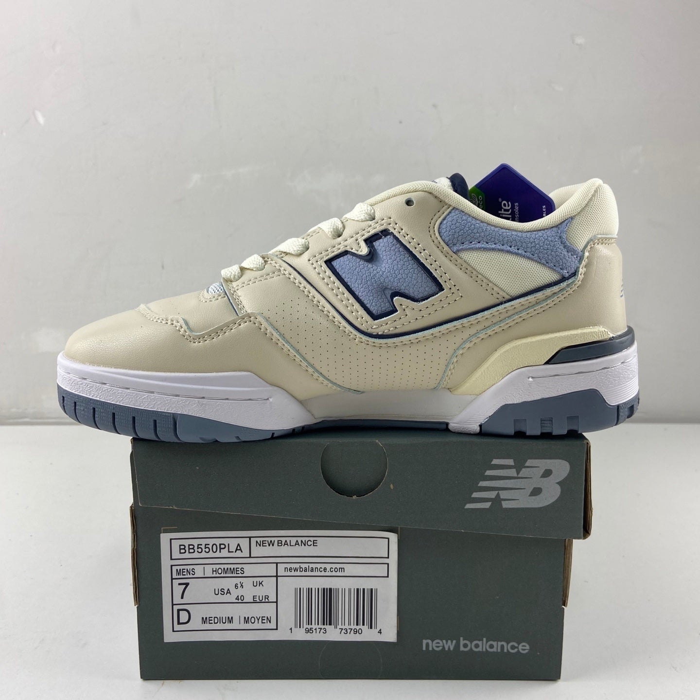 550 White Vintage Indigo