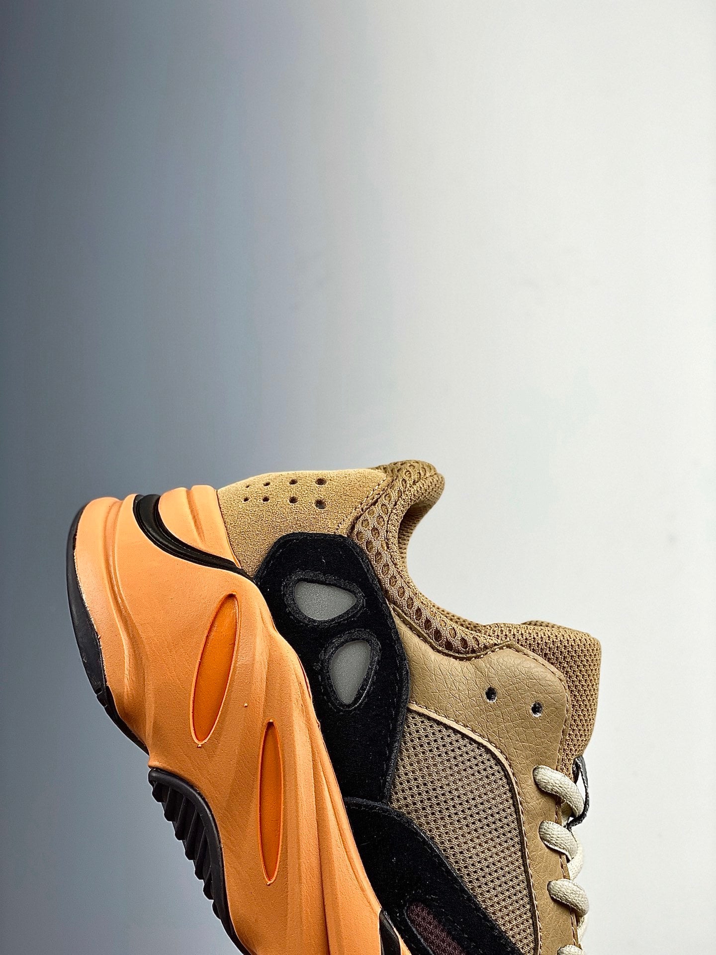 700 Enflame Amber