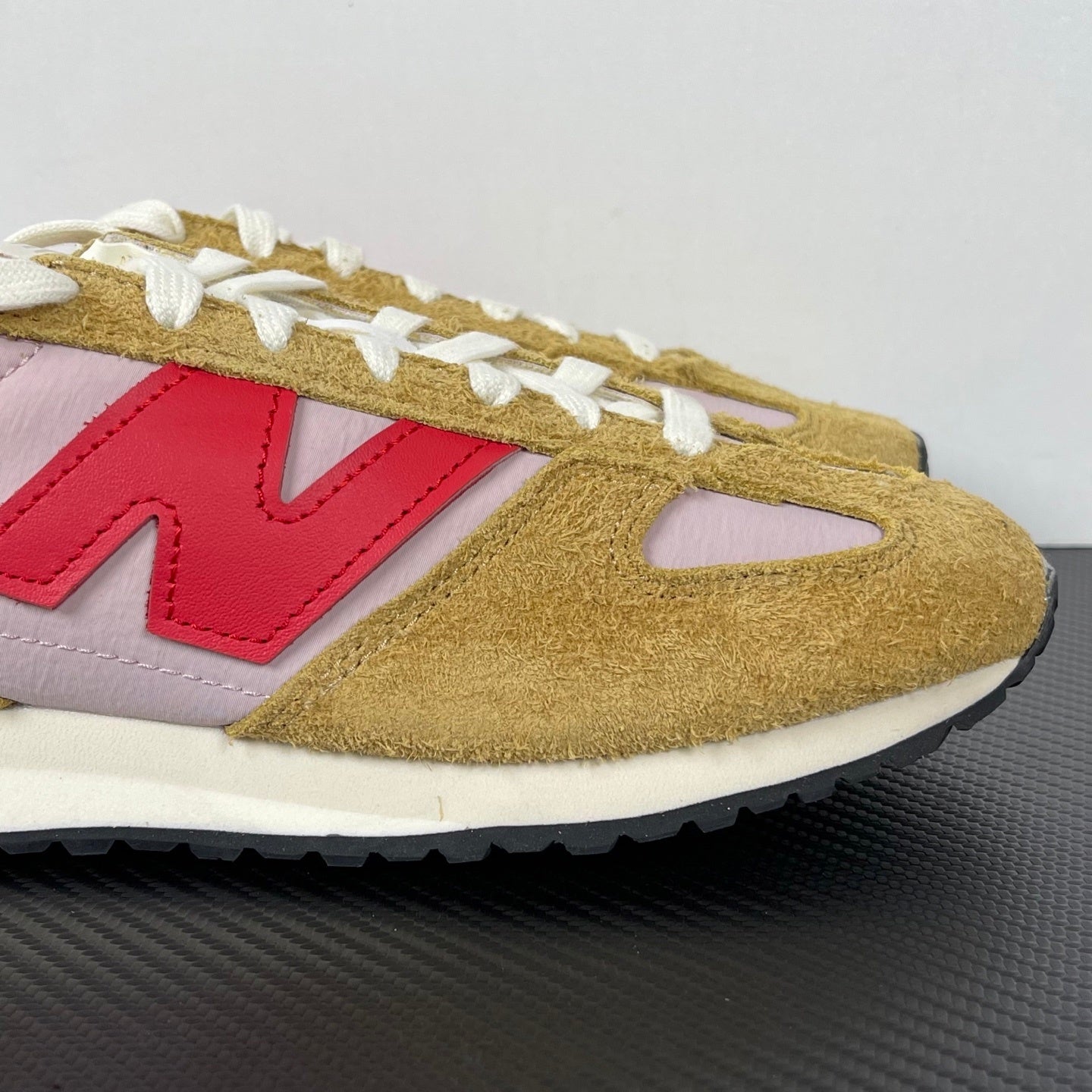 471 Brown Pink Red