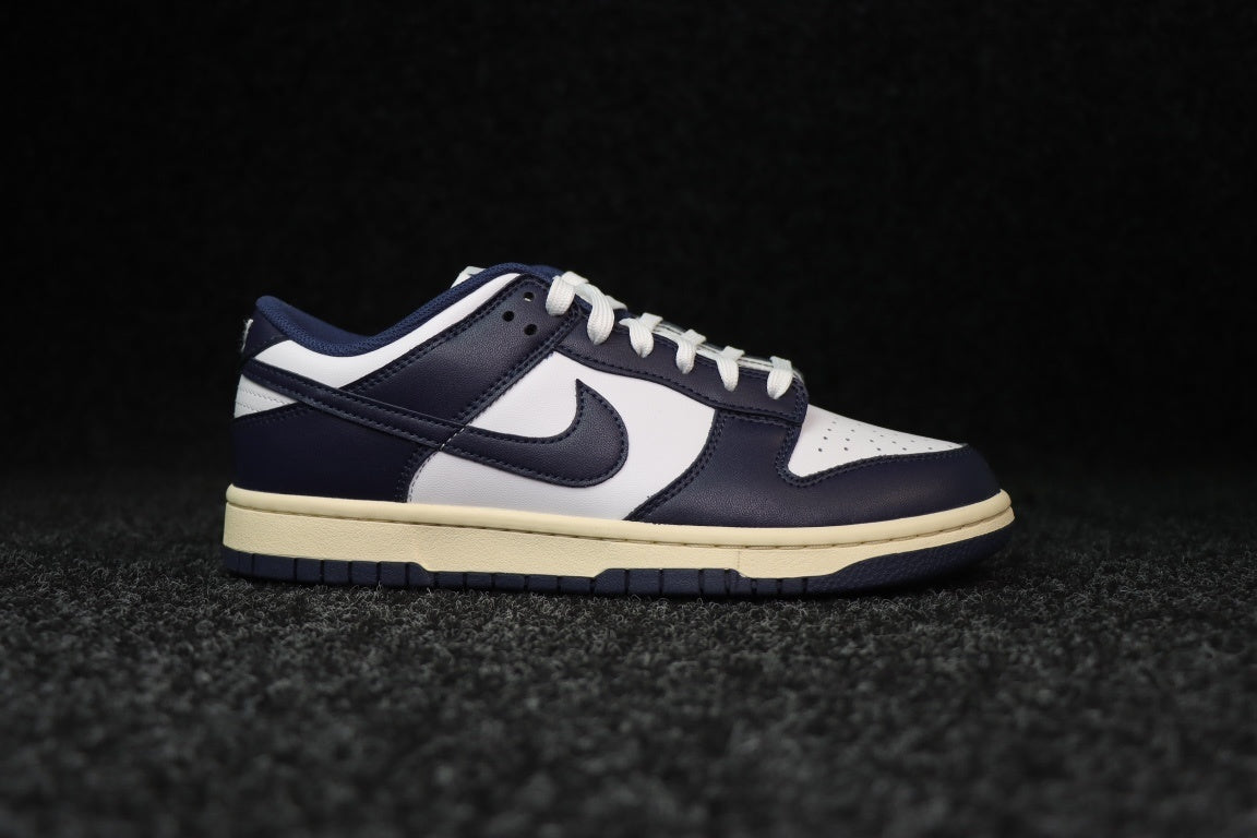 Dunk SP Midnight Navy and White