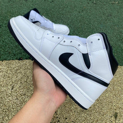 AJ1 MID White Black