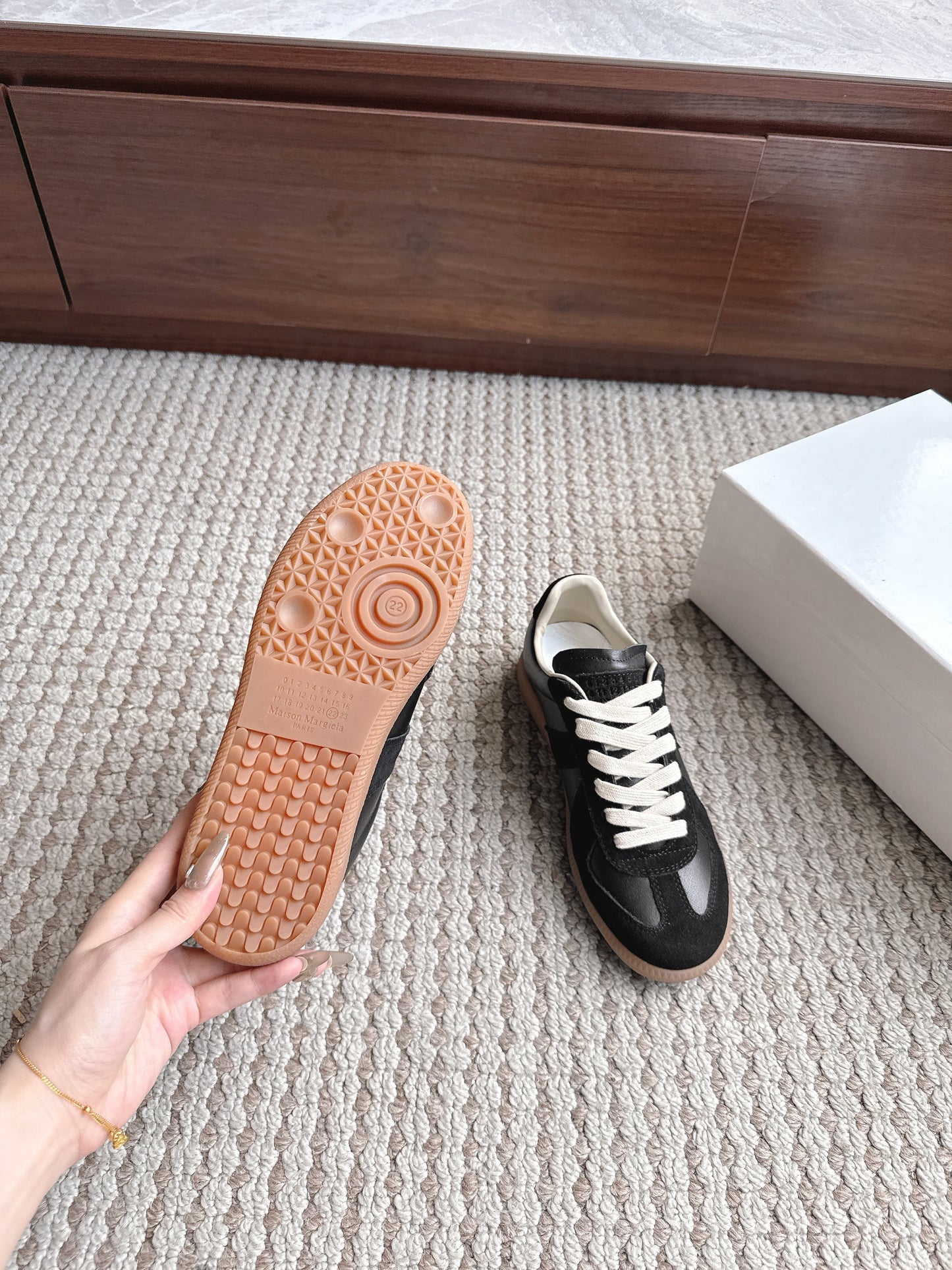 Maison  Brown Gum Sole