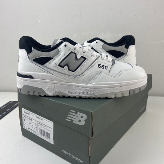 550 White Concrete Black