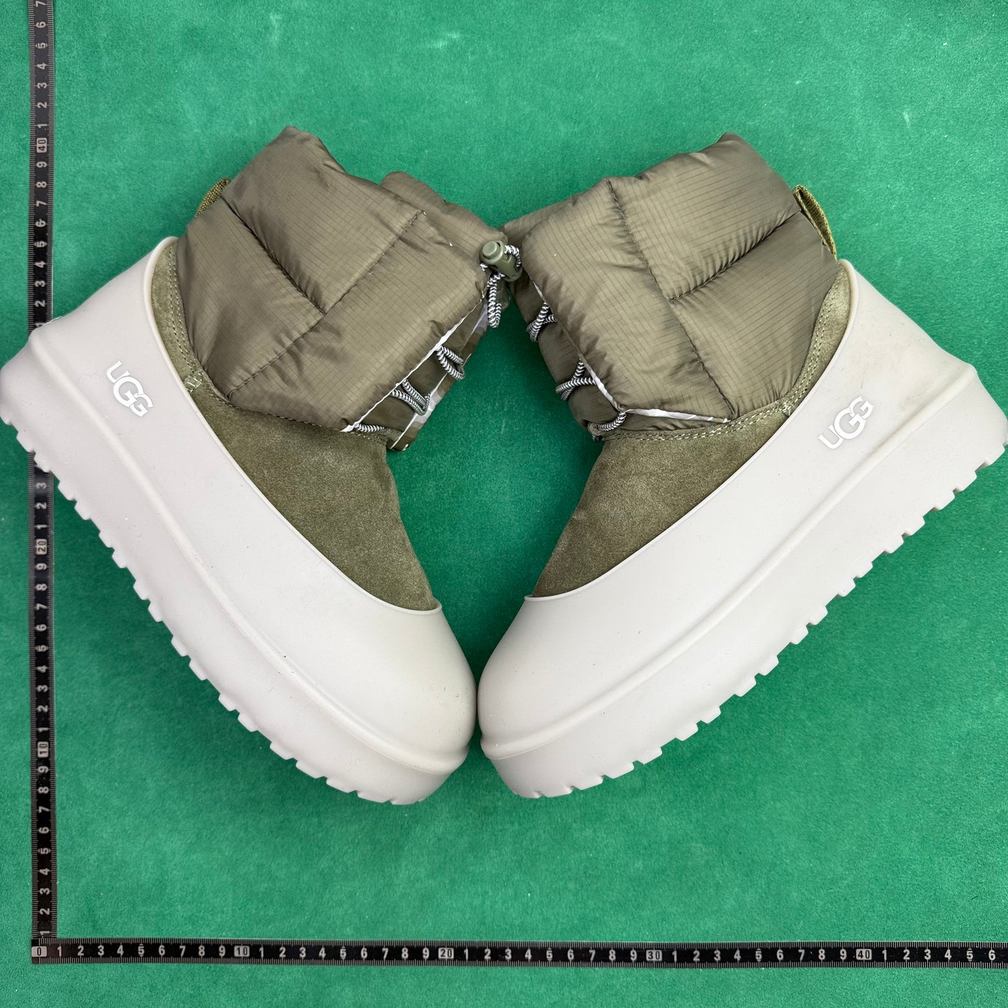 TT UGG CLASSIC MINI Lace-Up Weather