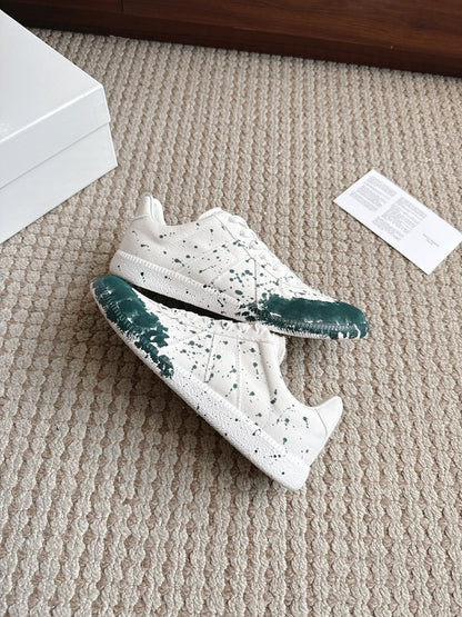 Maison White Green Nose