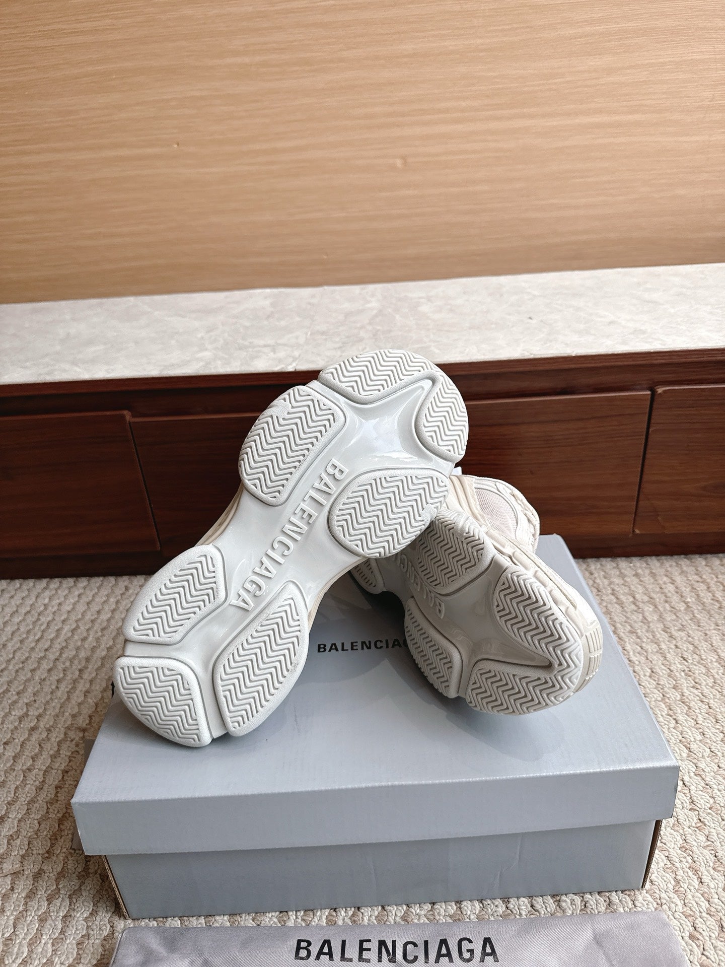 BLG Triple S.2 White