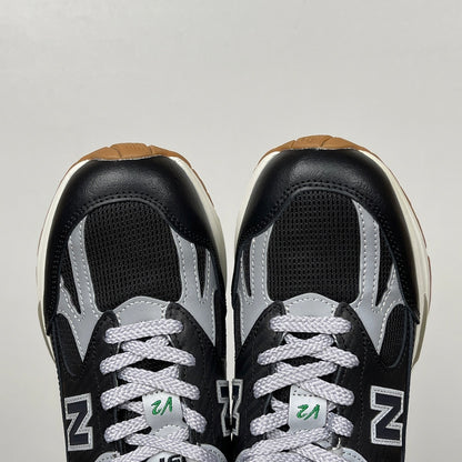 990 Black Grey