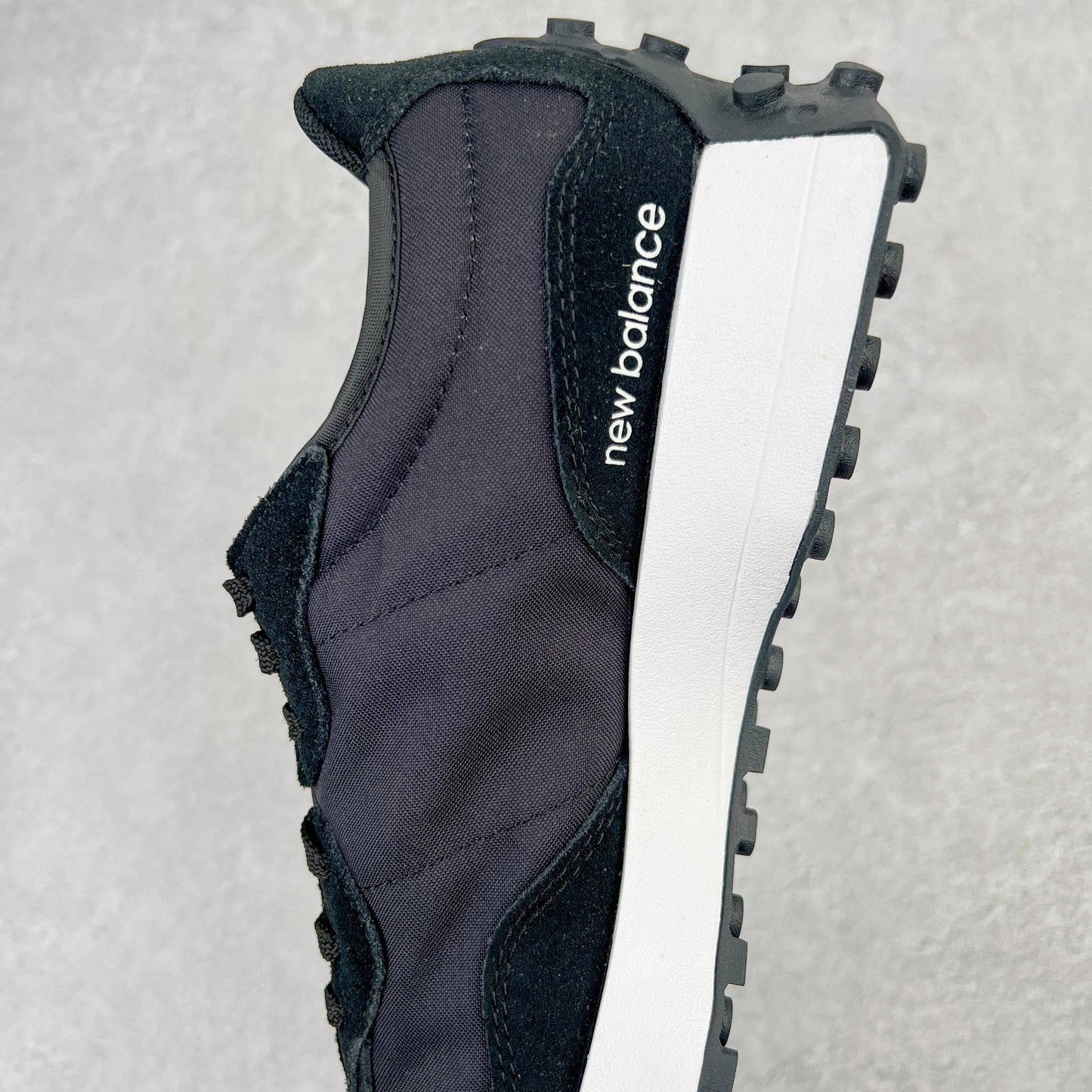 327 Workwear Black White