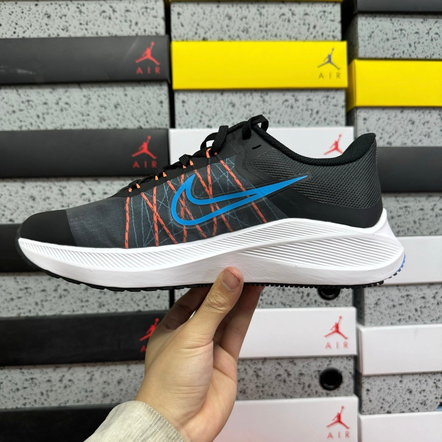 Winflo 8 Dark Smoke Grey/Black/Coast