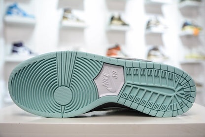 Dunk SB Aqua Blue Lobster