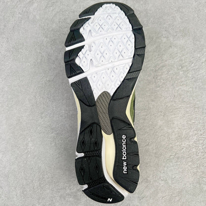 990 Olive Leaf / Black