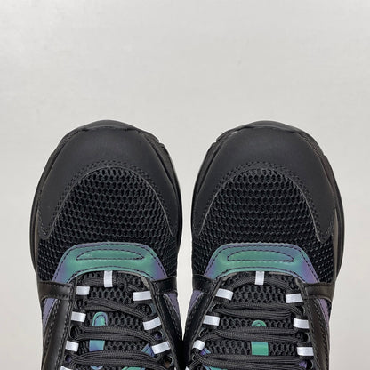 B22 Iridescent Shadow Runner