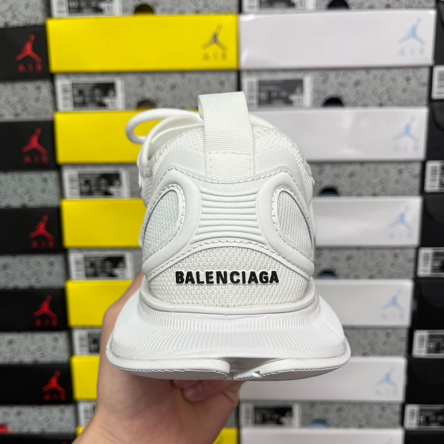 BLG Circuit White