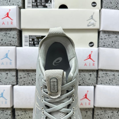 GEL-NIMBUS 28 Grey